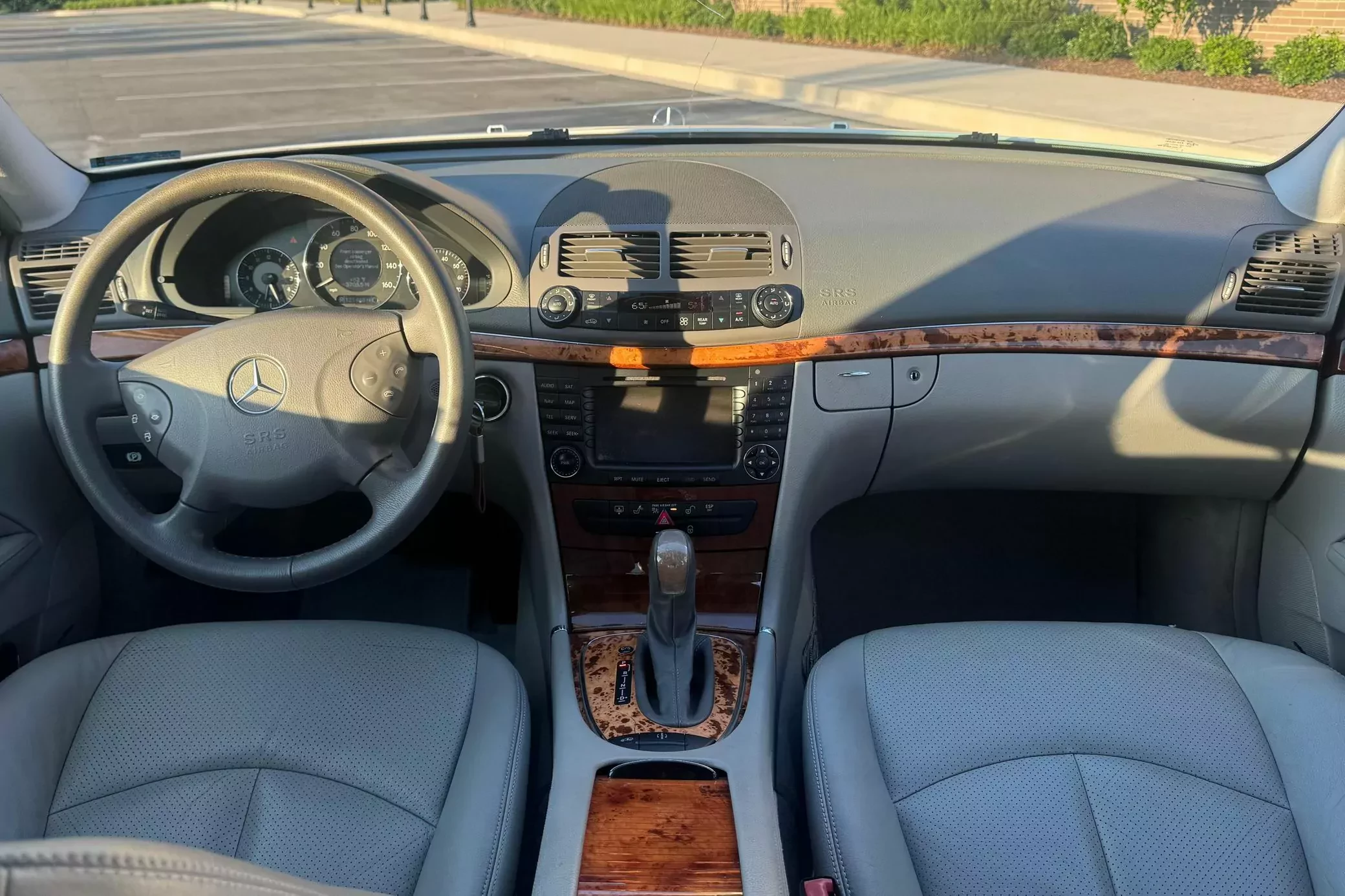 mercedes-e-klasa-v8