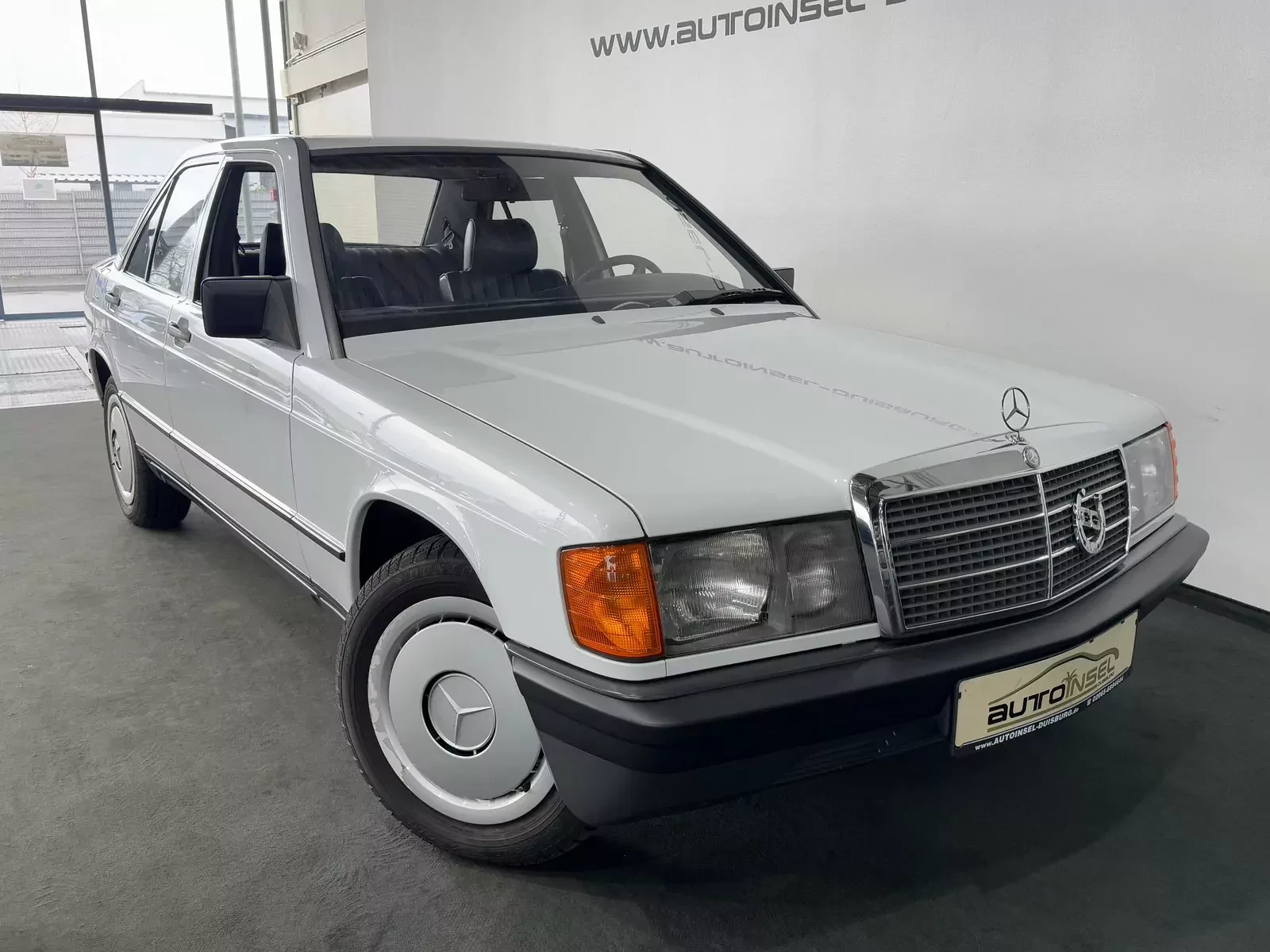 praktycznie-nowy-mercedes-w201