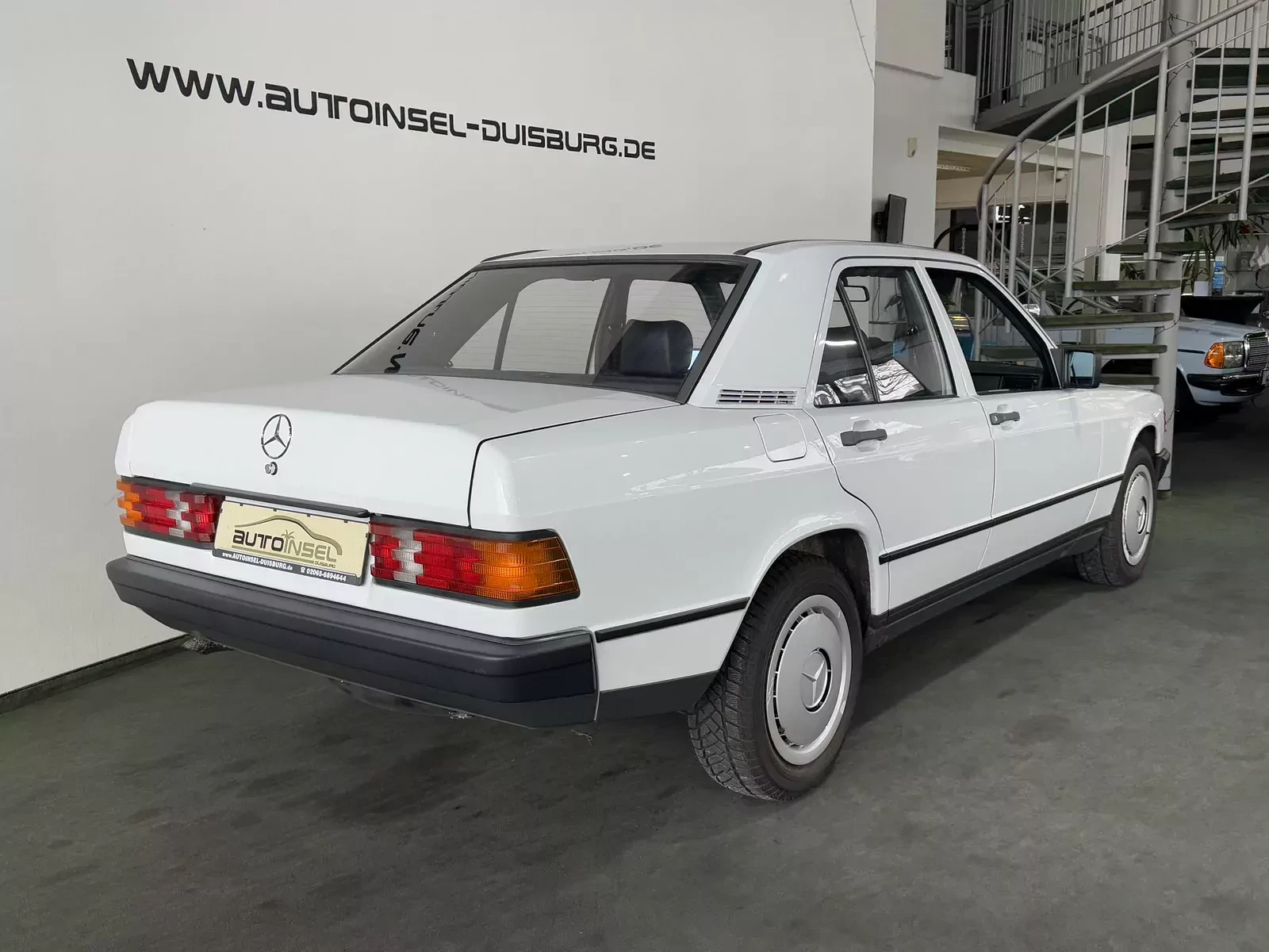 praktycznie-nowy-mercedes-w201