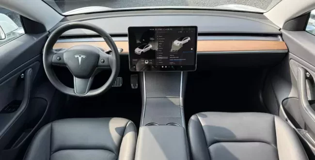 uzywana-tesla-model-3-tanio