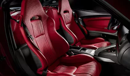 Alfa Romeo 8C Competizione silnik moc osiągi cena ceny opinie zalety prędkość