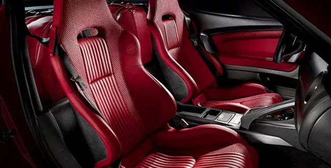 Alfa Romeo 8C Competizione silnik moc osiągi cena ceny opinie zalety prędkość