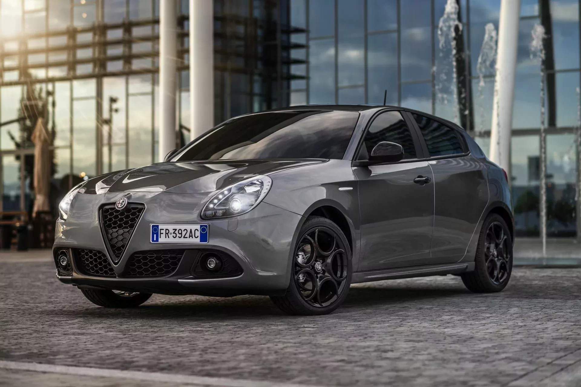 Alfa Romeo Giulietta silnik cena spalanie ceny używana zalety opinie wady oceny