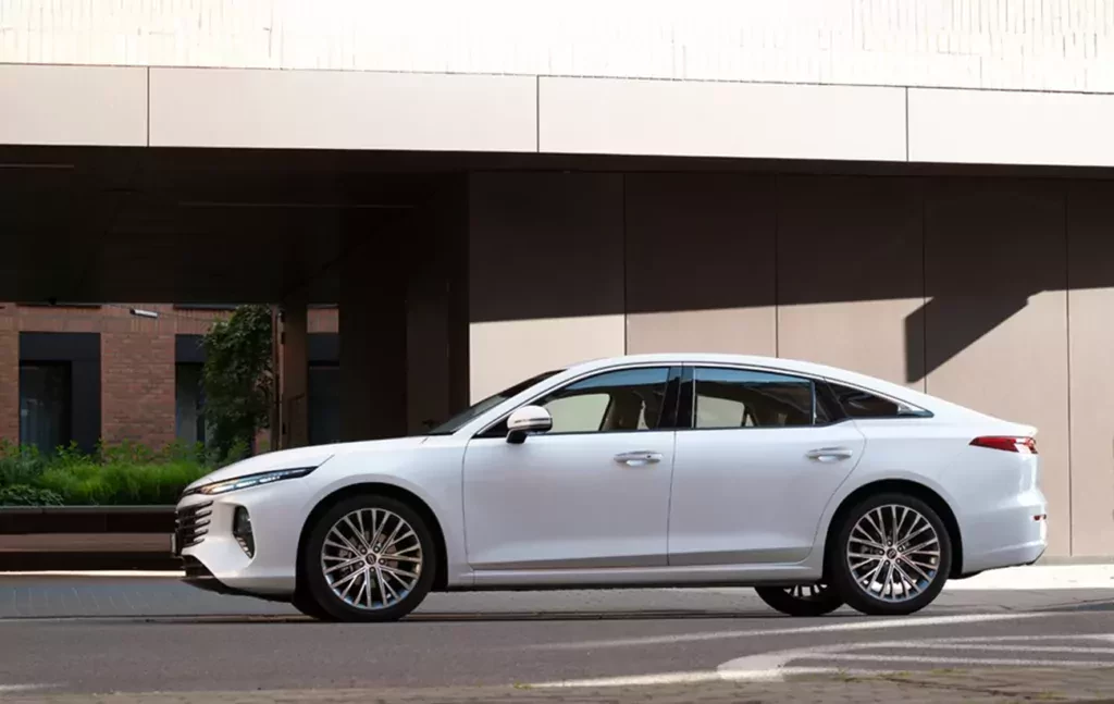 20-letnia chińska marka Bestune osiąga sprzedażowy rekord. Zadecydowała seria zupełnie nowych modeli