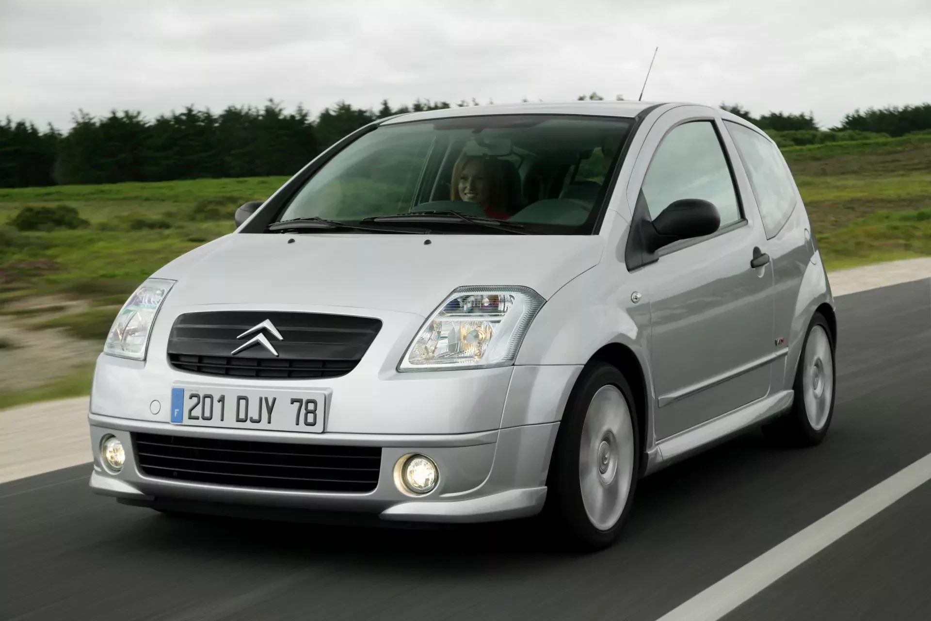 Citroen C2 VTS silnik cena spalanie moc osiągi używany opinie wady zalety
