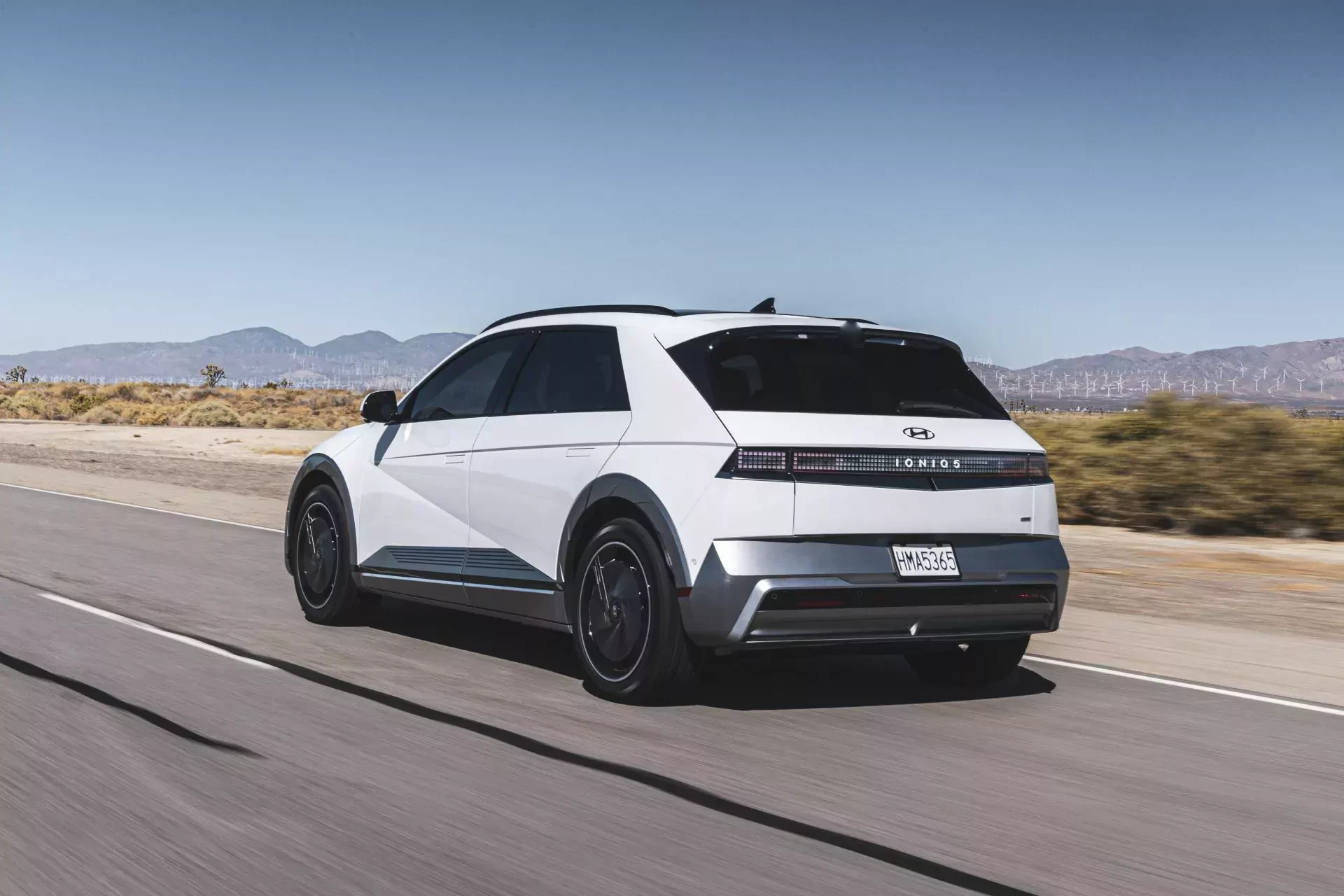 Hyundai Ioniq 5 suv crossover bateria ładowanie zasięg moc ceny cena nowy używany opinie oceny zalety