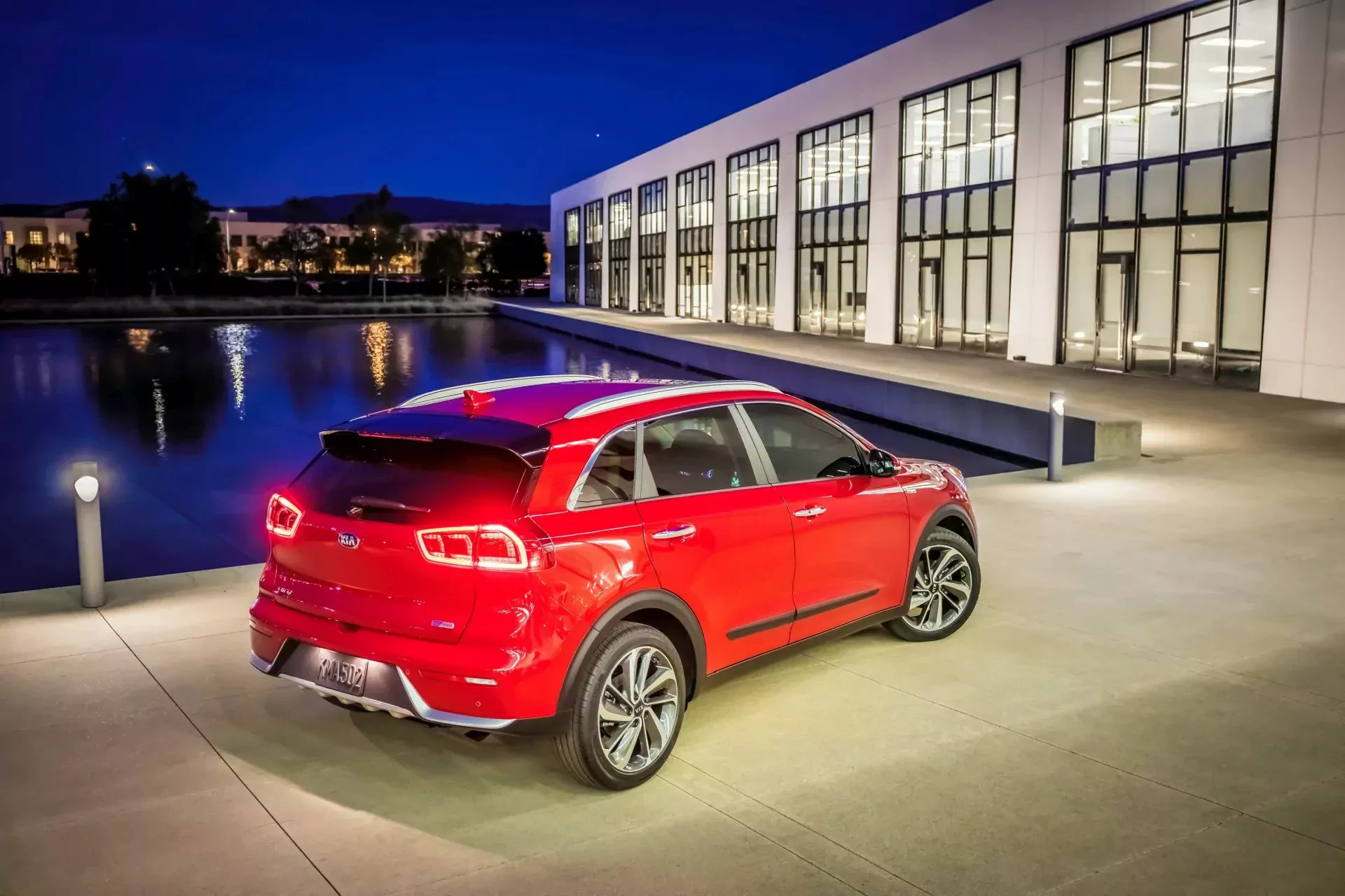 Kia Niro SUV crossover hybryda hybrydowy silnik spalanie opinie oceny cena ceny nowy używany