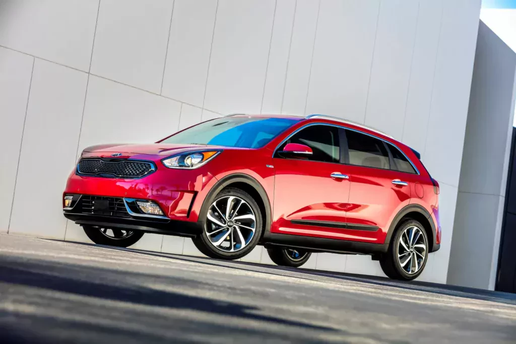 Kia Niro SUV crossover hybryda hybrydowy silnik spalanie opinie oceny cena ceny nowy używany