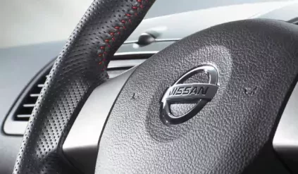 Nissan Note rodzinny minivan silnik cena spalanie moc zalety wady opinie oceny