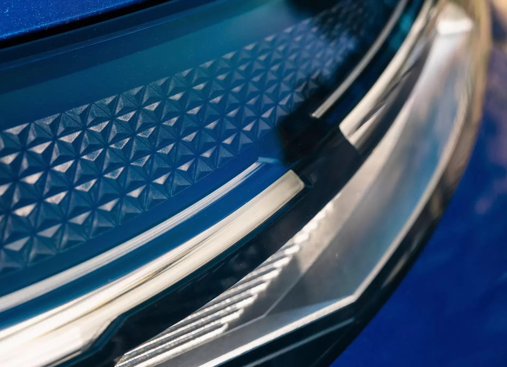 Absolutna demolka konkurencji staje się tu faktem. W Polsce ten klawy wóz ma cenę 67 tys. zł, ale marka nie zajeżdża biedą