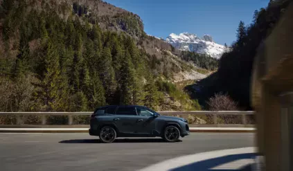 Najgorszy rywal MG HS i Toyoty RAV4 dostał nową opcję mechaniczną. Lepszy we wszystkim SUV kusi wydajnością i mocą 210 KM