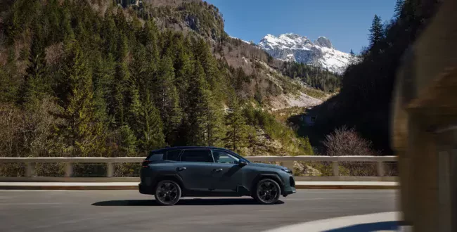 Najgorszy rywal MG HS i Toyoty RAV4 dostał nową opcję mechaniczną. Lepszy we wszystkim SUV kusi wydajnością i mocą 210 KM