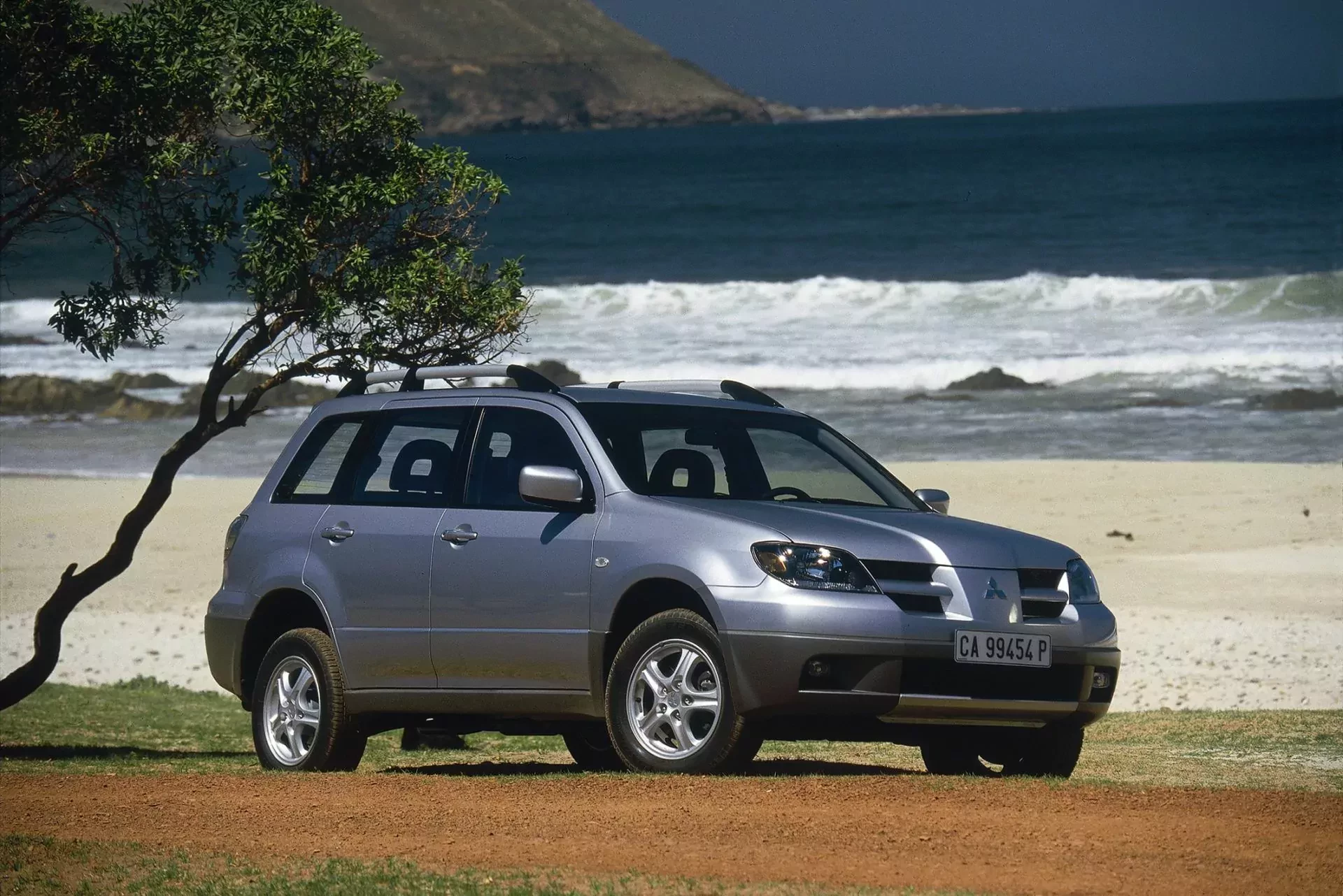 SUV mitsubishi outlander silnik napęd cena ceny używany moc osiagi opinie oceny