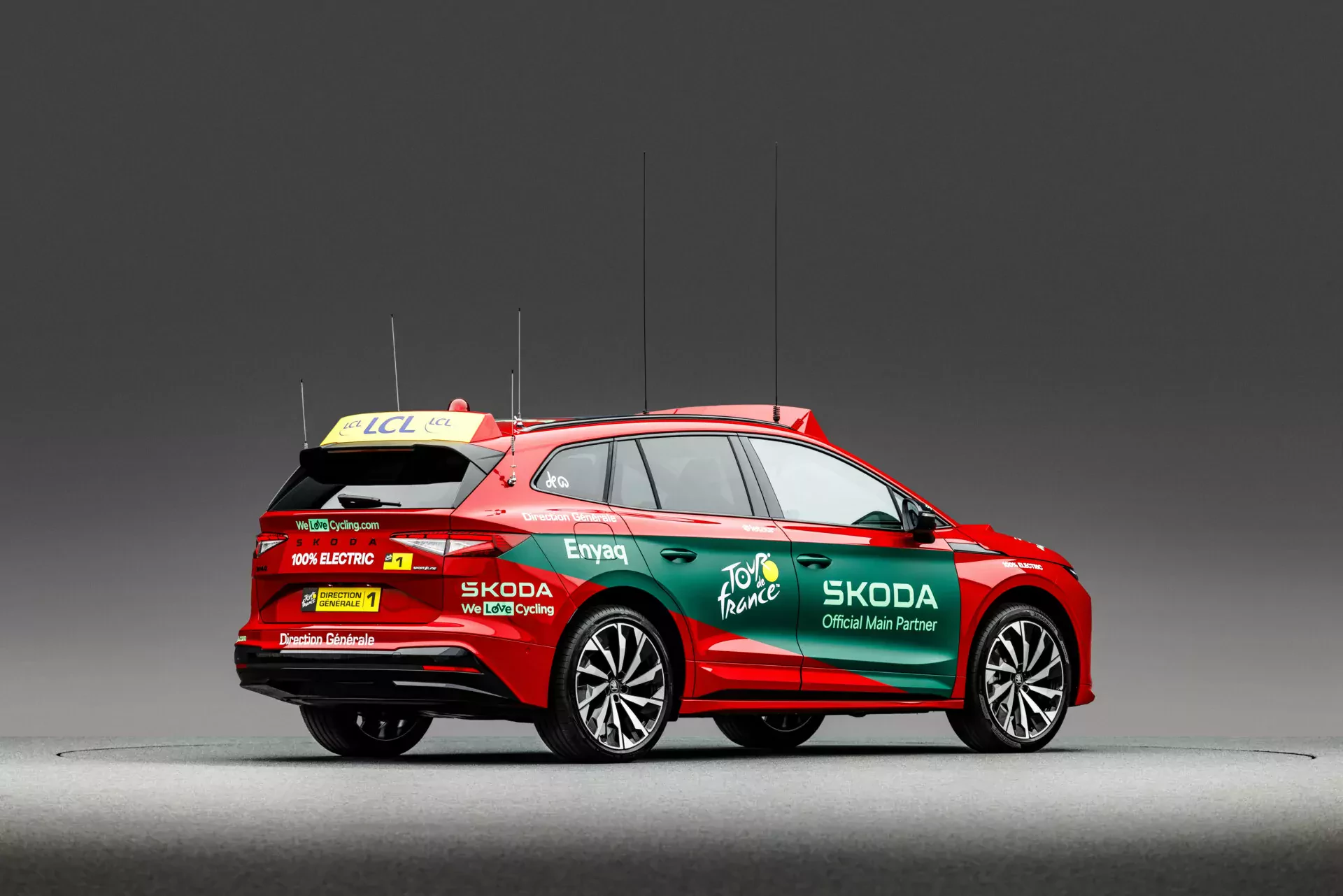 Skoda Enyaq Superb SUV Tour de France czerwony samochód zasięg opinie oceny