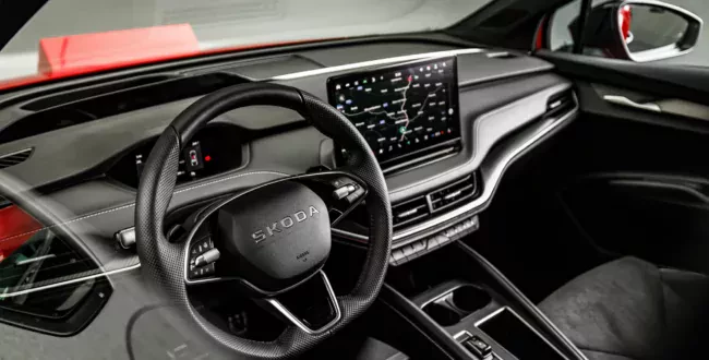 Skoda Enyaq Superb SUV Tour de France czerwony samochód zasięg opinie oceny