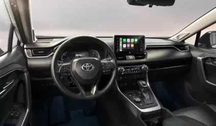 Toyota RAV4 SUV silnik cena spalanie moc osiągi ceny opinie oceny zalety wady