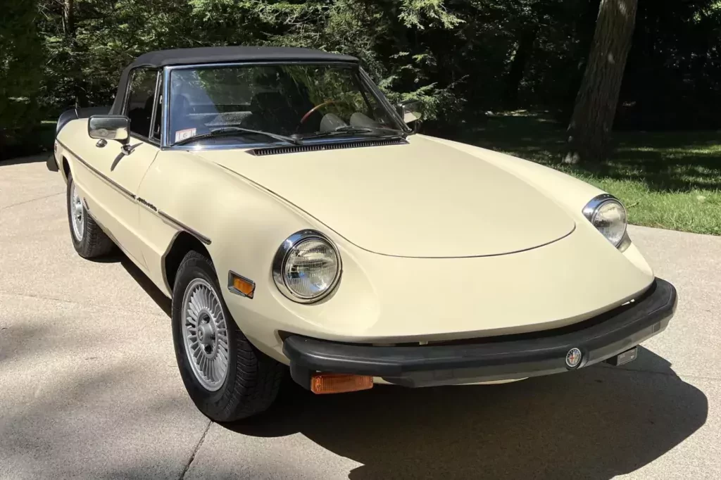 alfa-romeo-spider-veloce