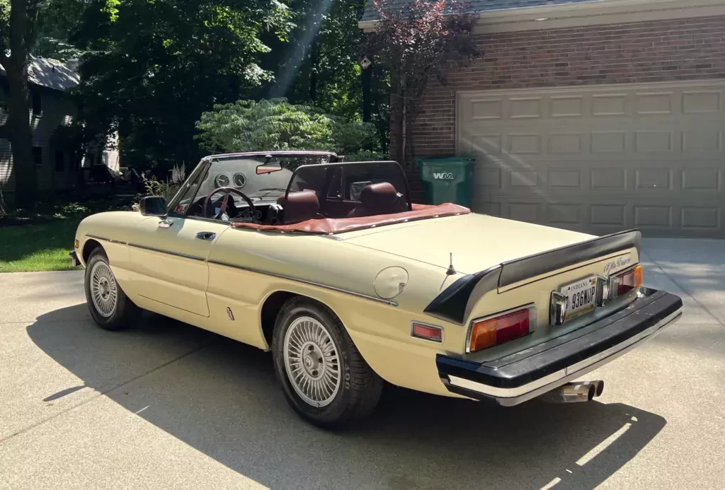 alfa-romeo-spider-veloce