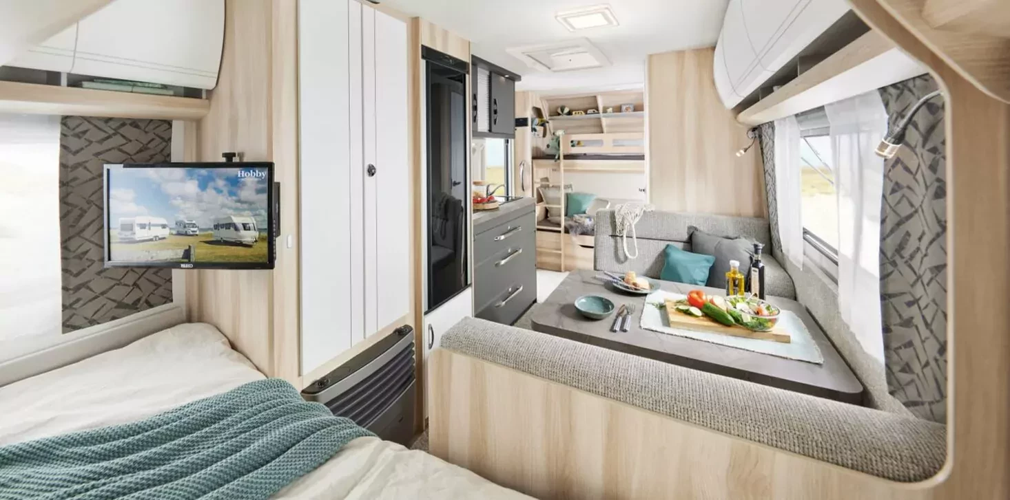 Wnętrze przyczepy kempingowej Hobby