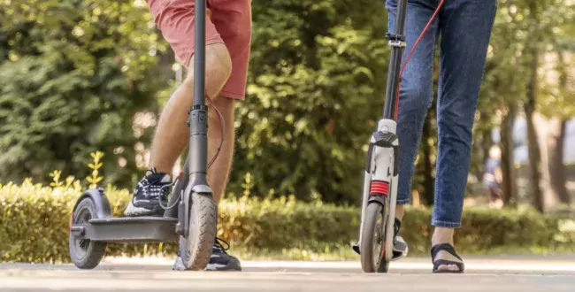 hulajnogi elektryczne wypadki przepisy kask