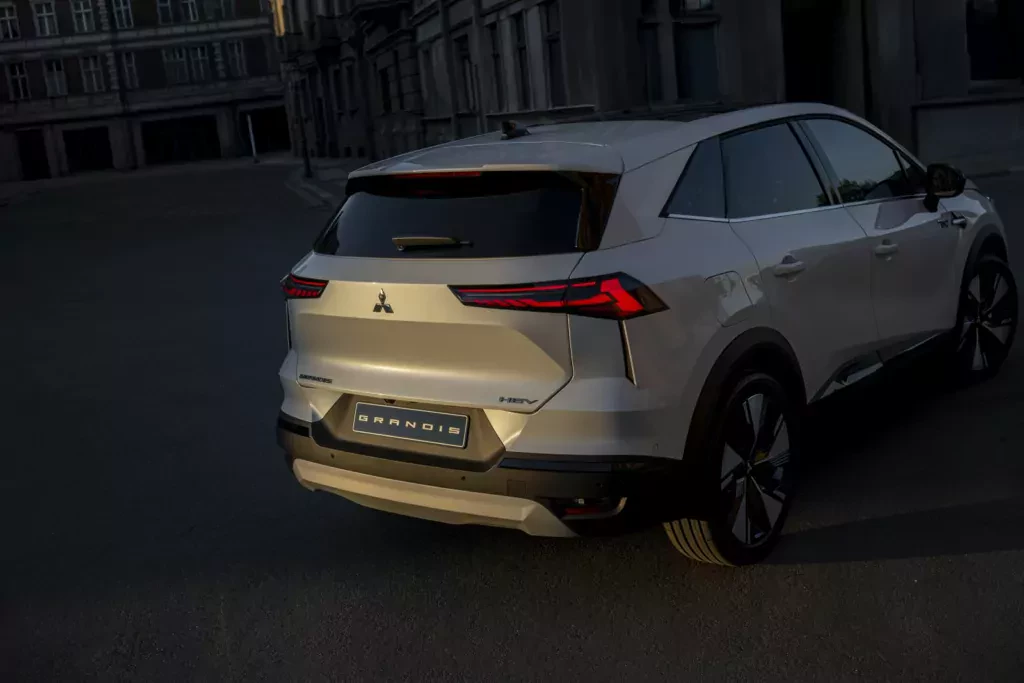 nowy-suv-mitsubishi-grandis