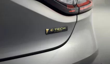 oszczędne jak Toyota Renault Clio E-Tech hybrid