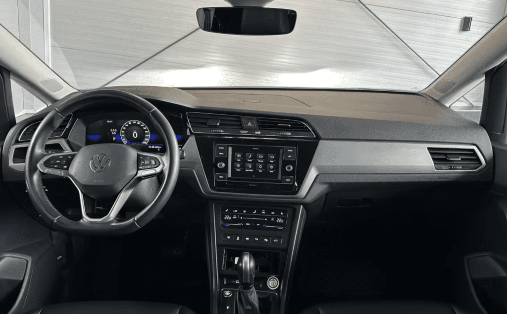 praktycznie-nowy-volkswagen-touran