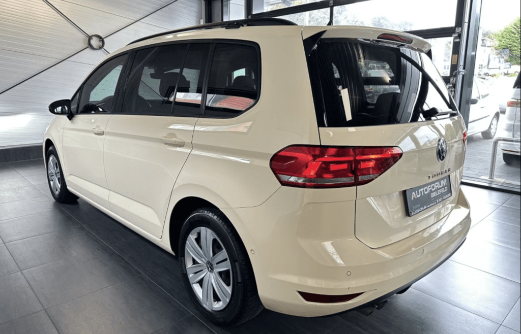 praktycznie-nowy-volkswagen-touran