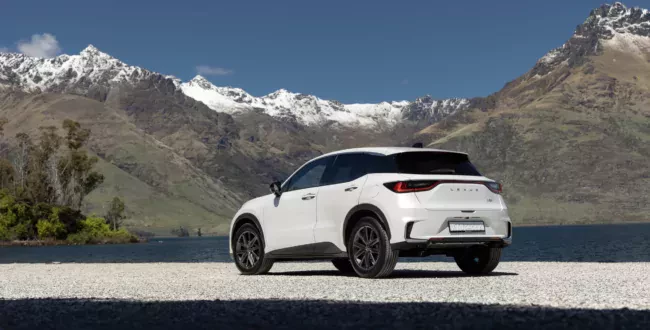 2024-lexus-lbx-hev-white-suv