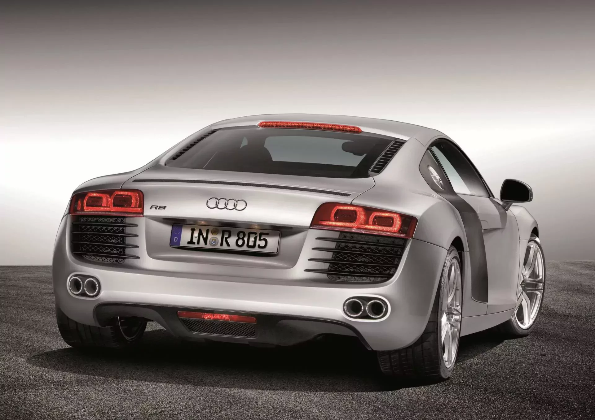 Audi R8 silnik cena moc osiągi ceny używane opinie oceny zalety konie