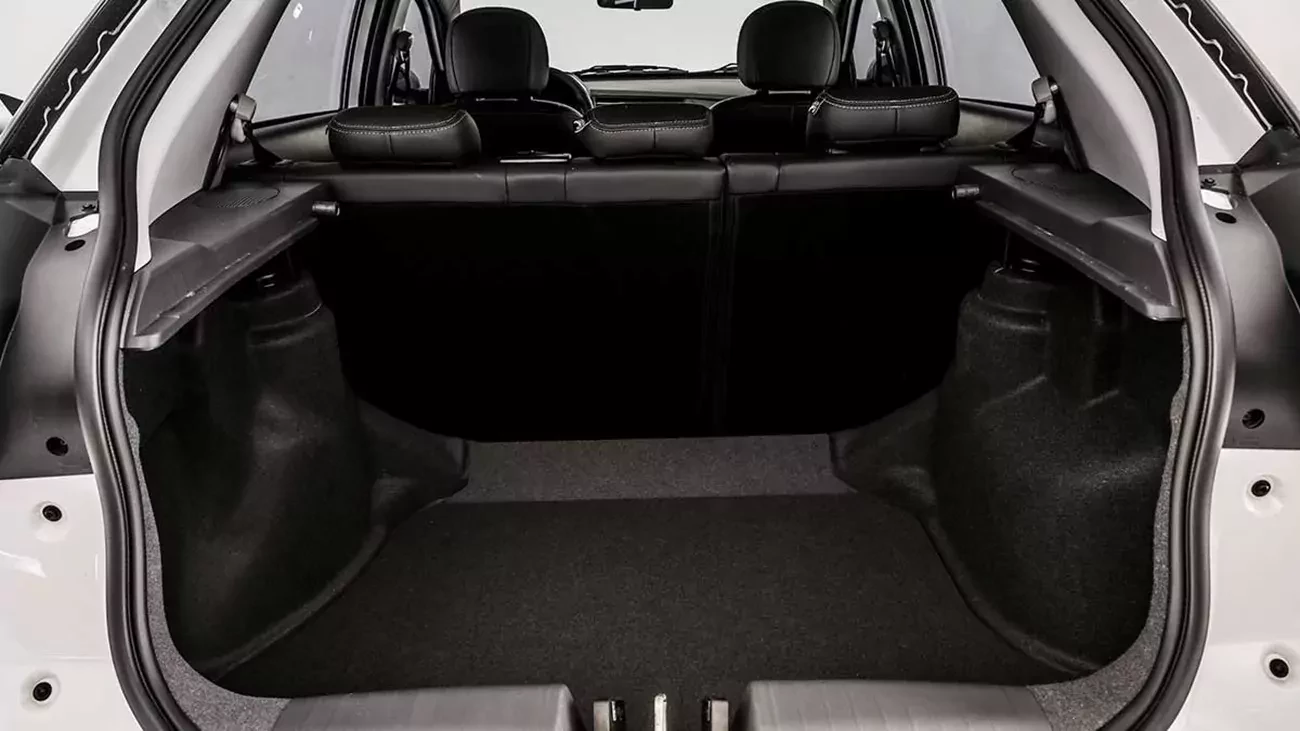 Włoska "Dacia" DR 3.0 widok bagażnika