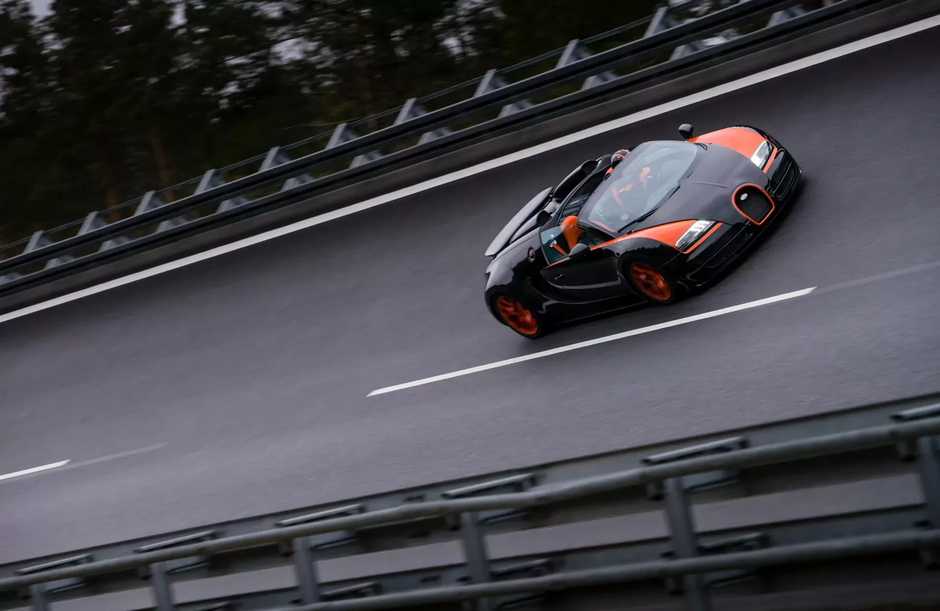 Bugatti Veyron wymiana oleju cena ceny samochód używany za ile kupić koszty serwis