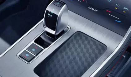 SUV EBRO S400 wnętrze