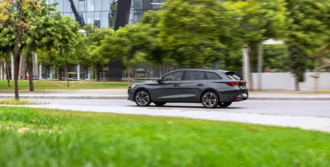 Seat_Leon_Sportstourer z funkcjonalnością SUV-a