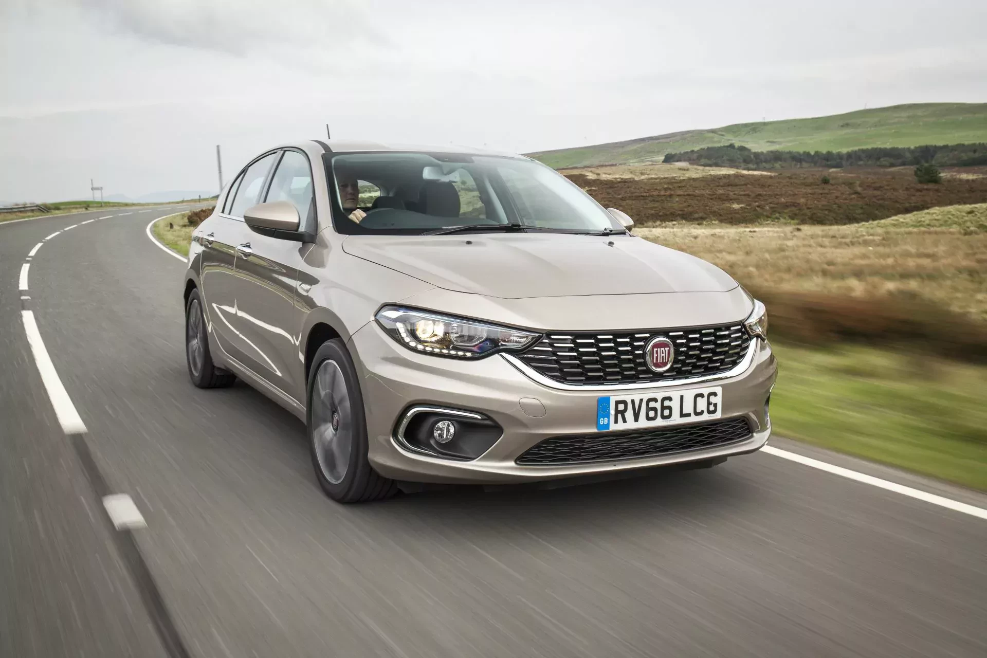 Fiat Tipo cena ceny silnik spalanie używane rocznik osiągi oceny opinie zalety