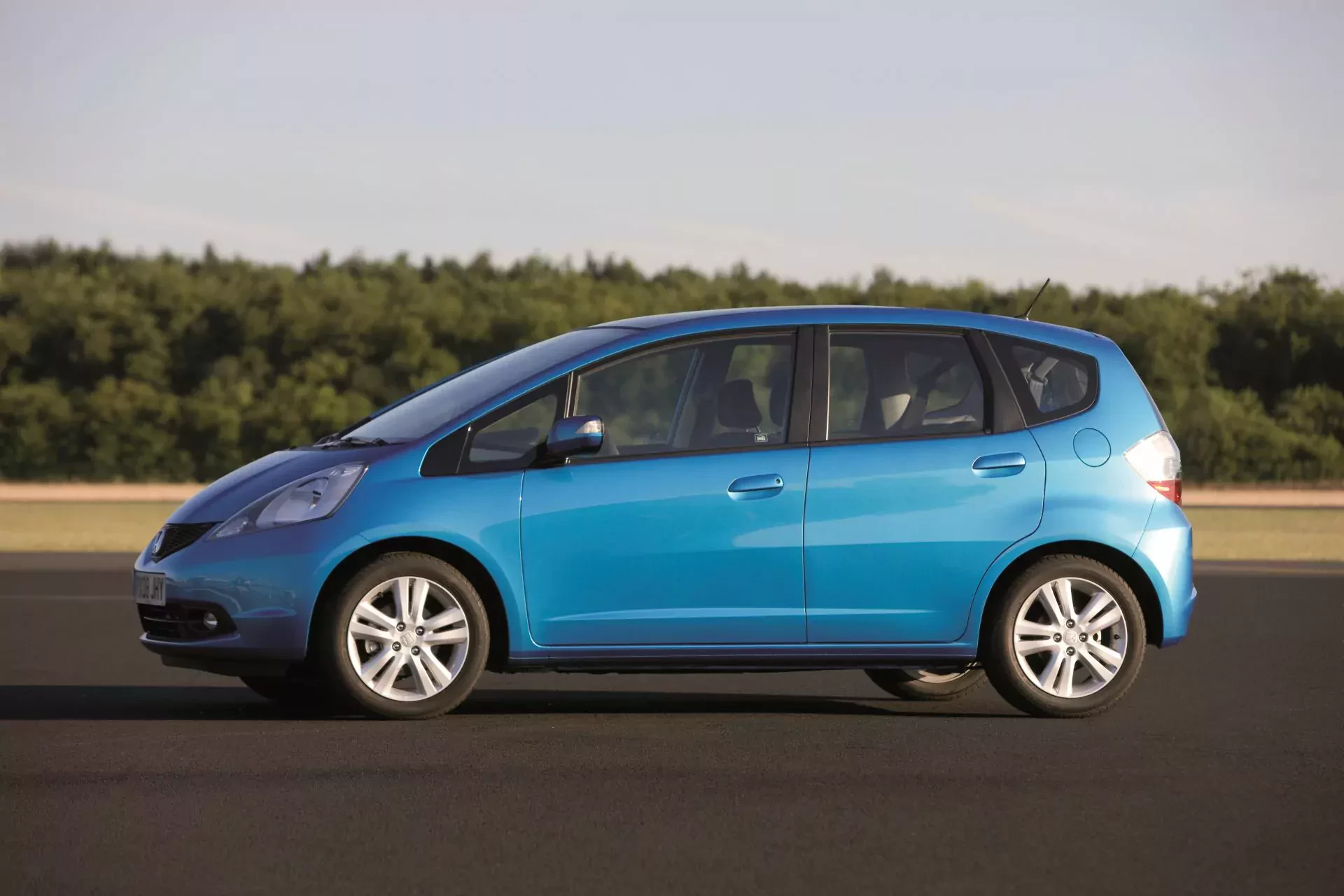 Honda Jazz silnik cena ceny spalanie moc osiągi silniki benzyna hybryda opinie oceny zalety wady