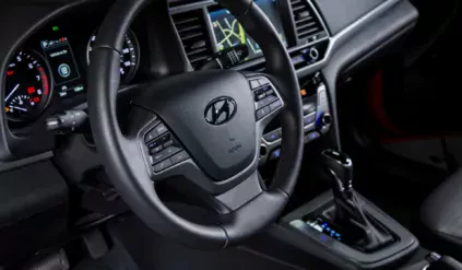 Hyundai Elantra sedan silnik benzyna diesel spalanie cena ceny używany opinie oceny zalety wady