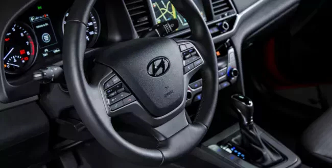 Hyundai Elantra sedan silnik benzyna diesel spalanie cena ceny używany opinie oceny zalety wady