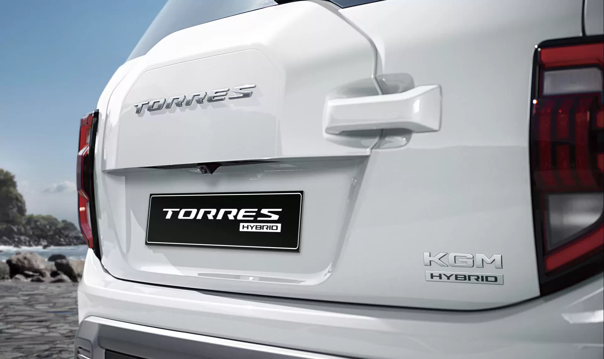 KGM Torres Hybrid SUV