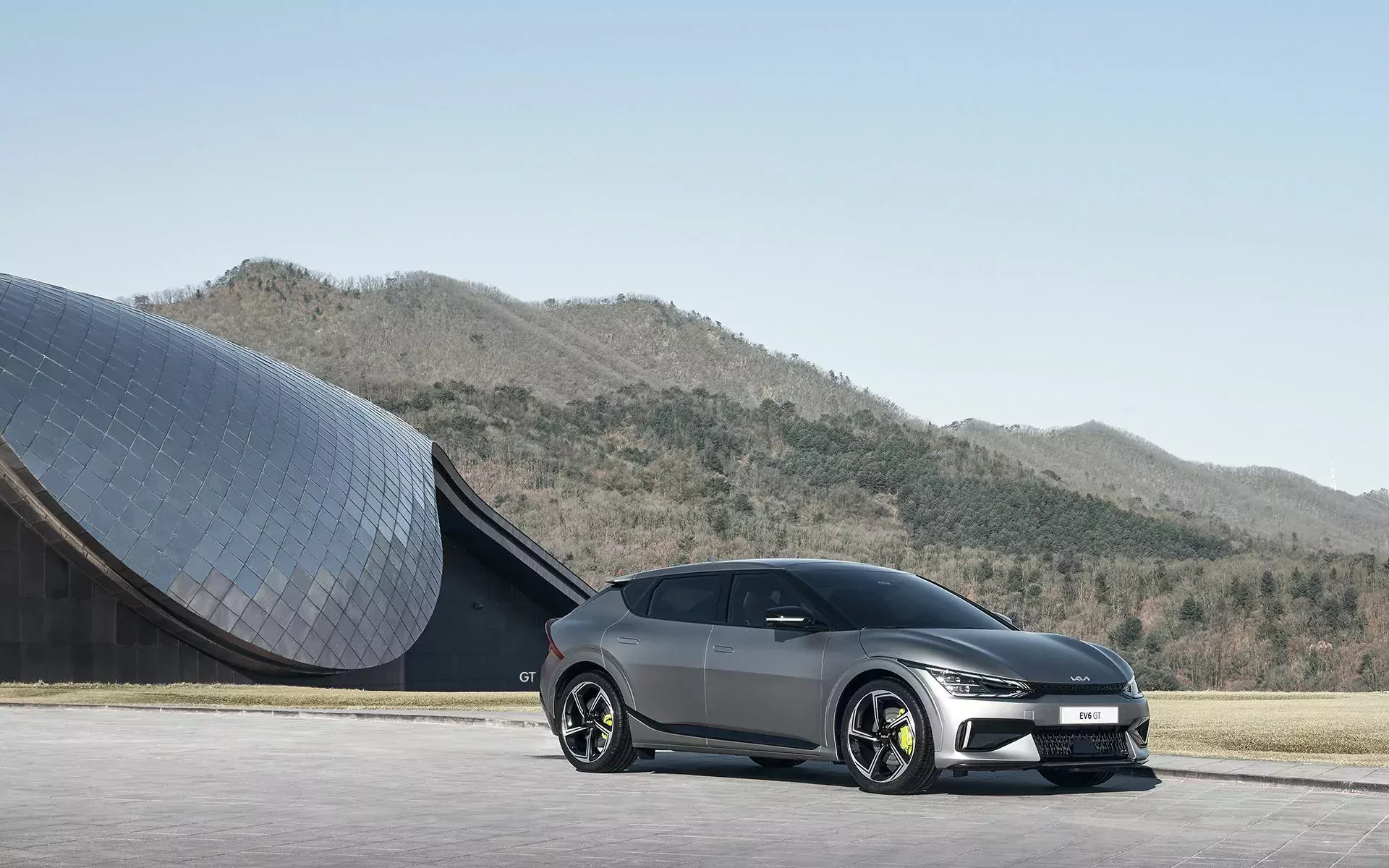 Kia EV6 GT siła moc bateria ładowanie zasięg osiągi ceny cena nowy używany zalety opinie