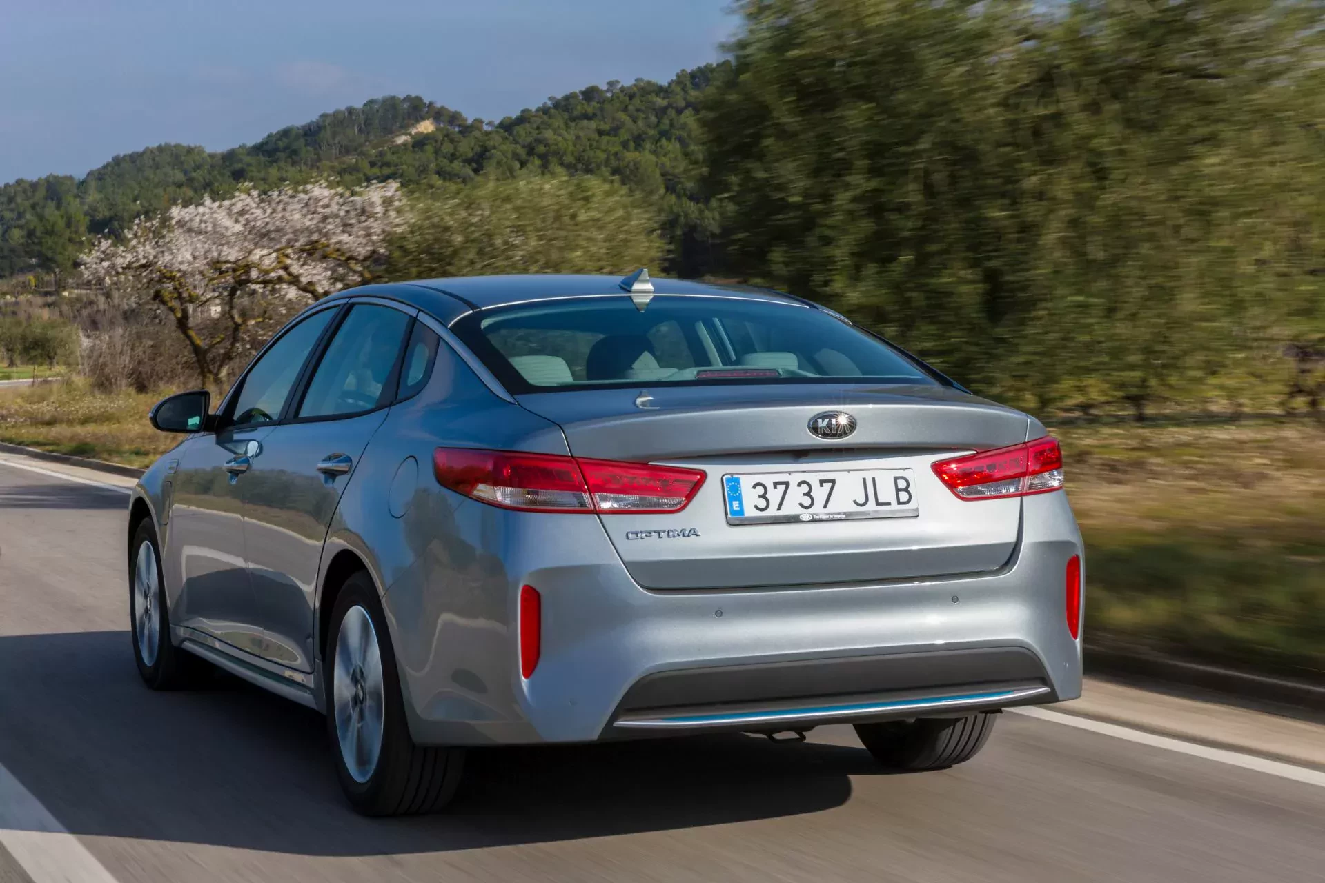 Kia Optima zalety wady opinie oceny silnik spalanie hybryda benzyna diesel cena ceny
