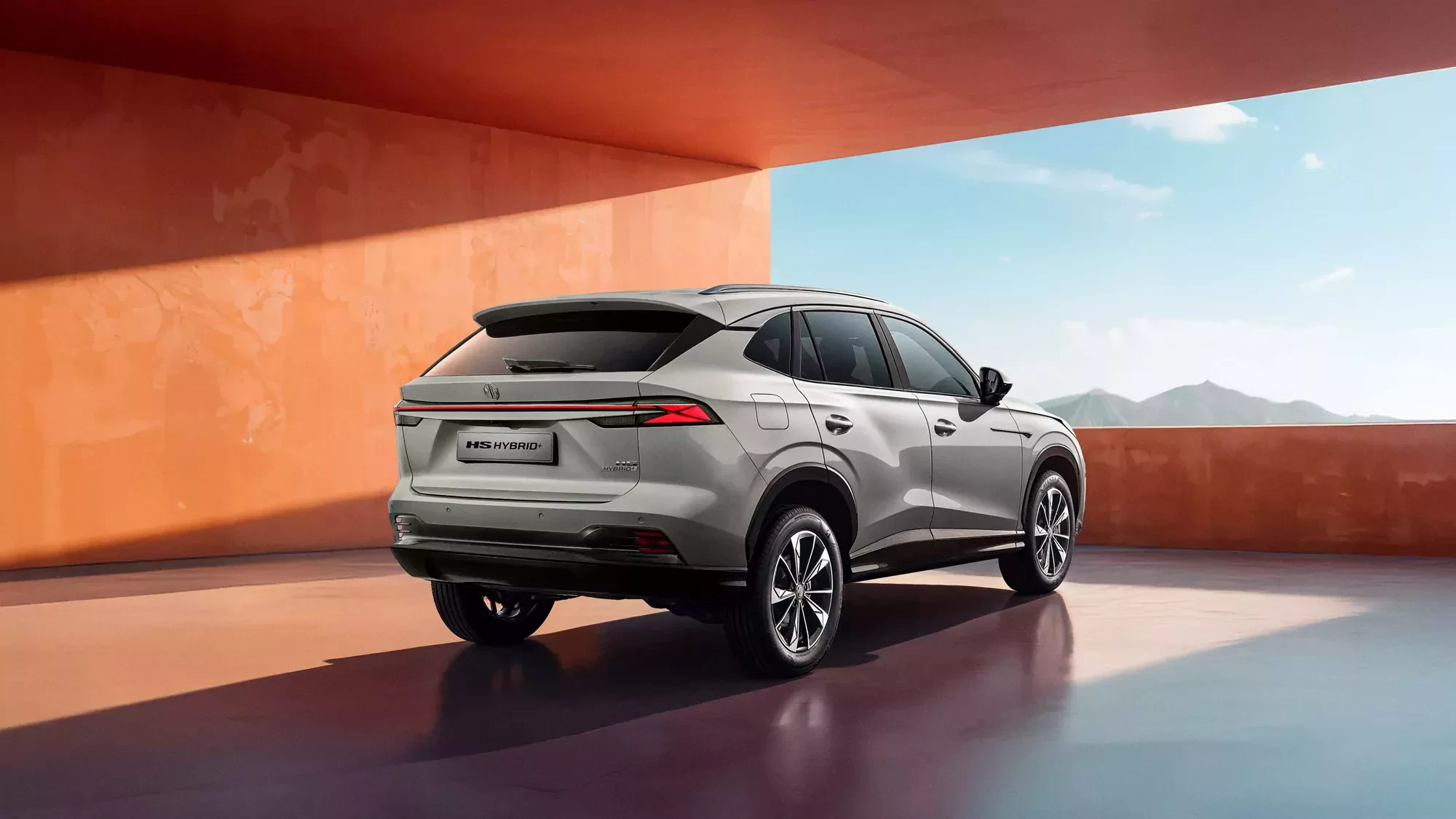 MG HS Hybrid+