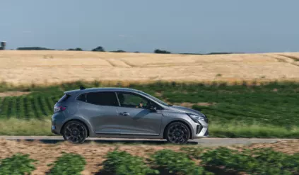 Renault Clio E-Tech full hybrid 2025