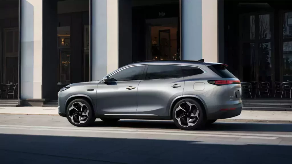 SUV-Exeed-Exlantis-E05