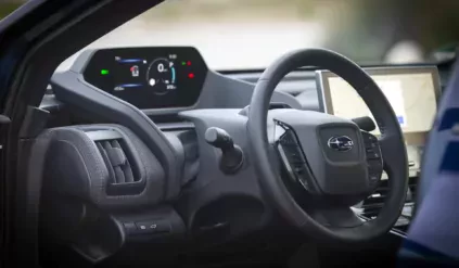 SUV Subaru Solterra silnik elektryczny zasięg ładowanie oceny opinie zalety Toyota