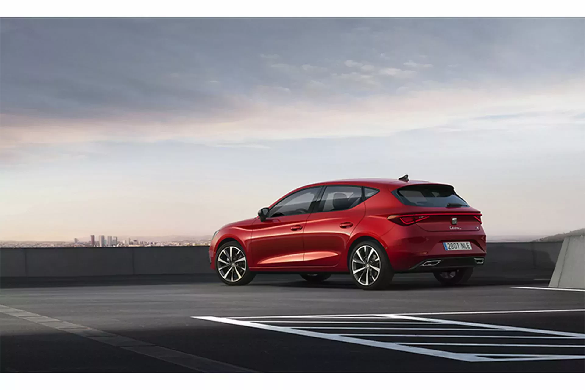 Seat Leon trzecia generacja benzyna diesel tsi tdi 2.0 1.4 silnik spalanie ceny cena zalety opinie