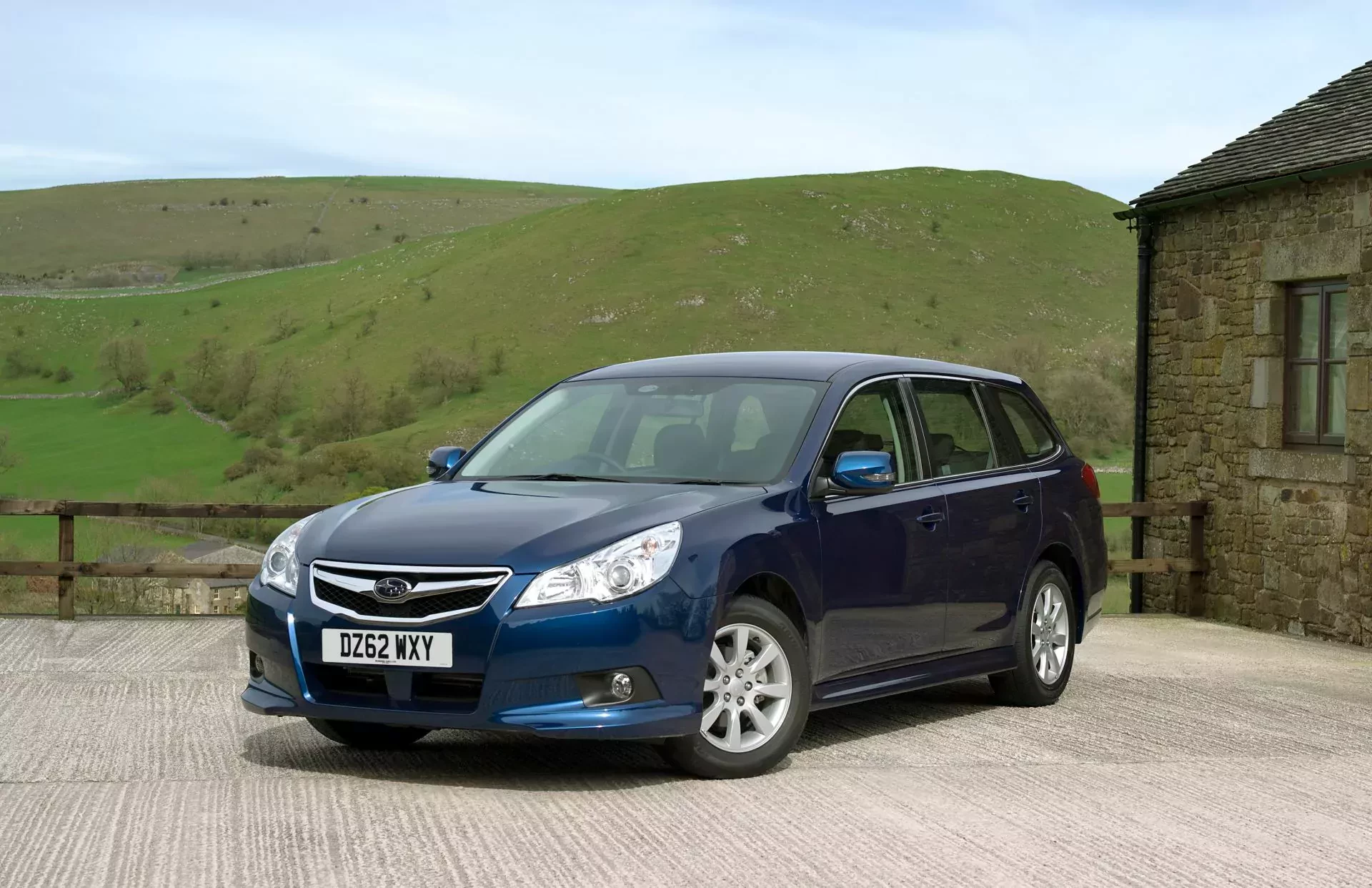 Subaru Legacy używane nowe silnik spalanie cena ceny opinie oceny zalety wady