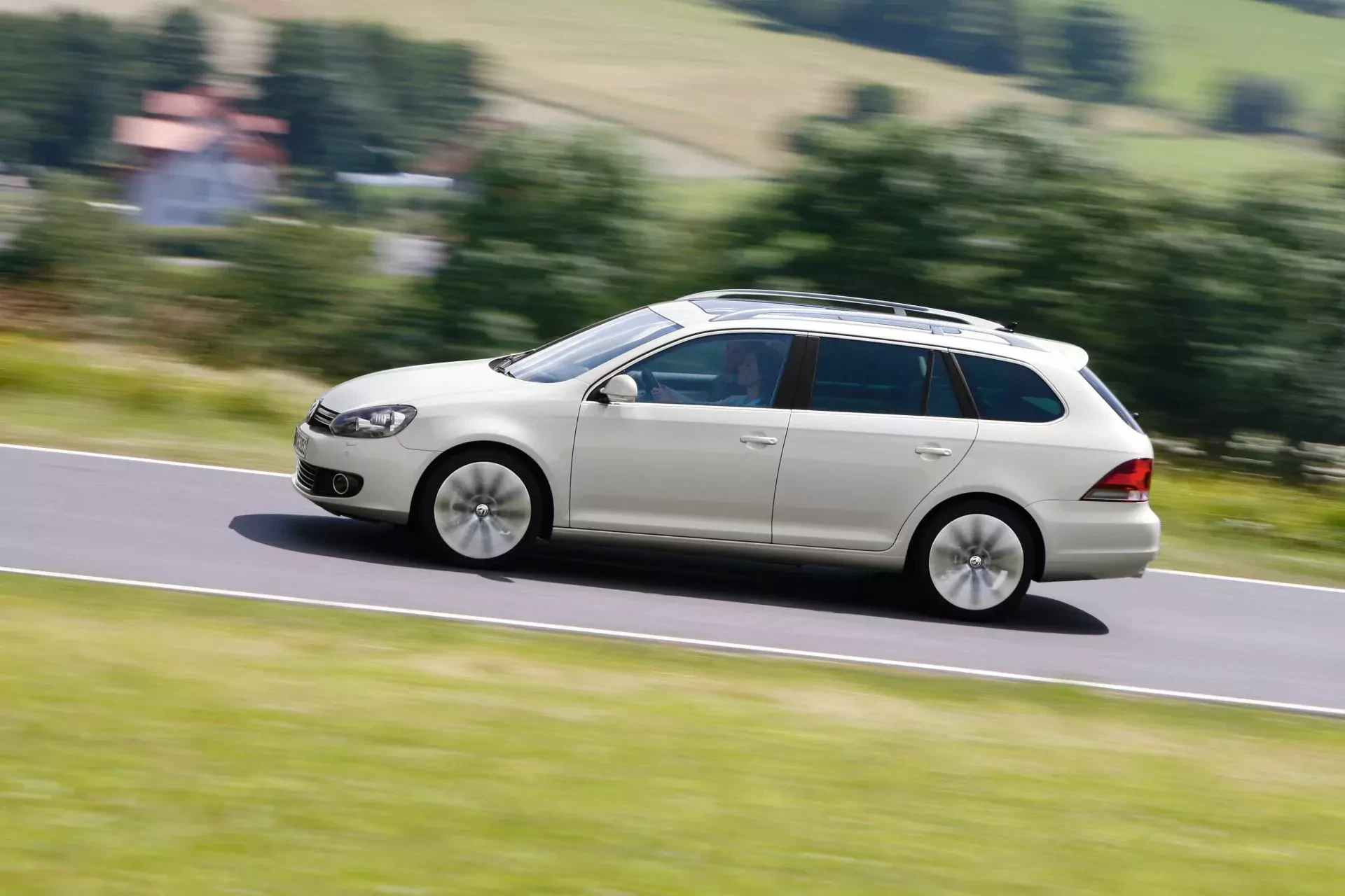 Volkswagen Golf kombi hatchback silnik cena spalanie benzyna diesel opinie zalety wady oceny VI szósta generacja