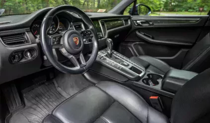 suv-porsche-macan-z-2018-roku