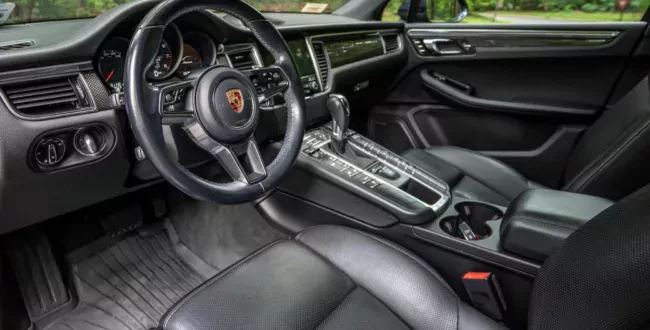 suv-porsche-macan-z-2018-roku